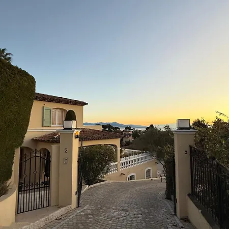 Sud In Mit Pool- Meer- Und Alpenblick Вилла Антиб
